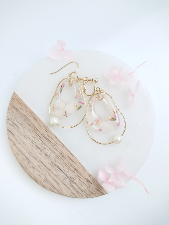 花筏 桜グラデーション Flowers & Cotton Pearl【ピアス・パーツ変更可】 6枚目の画像