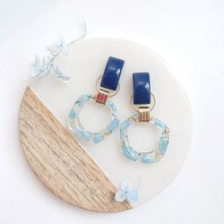 六角花壓克力珠2way【耳環及零件可更換】天藍色 第3張的照片