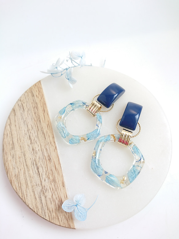 六角花壓克力珠2way【耳環及零件可更換】天藍色 第4張的照片