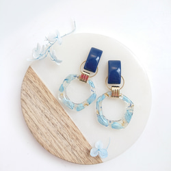 六角花壓克力珠2way【耳環及零件可更換】天藍色 第5張的照片