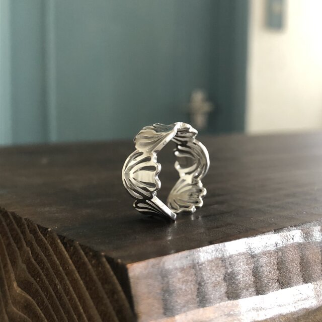 Shell Flower Ring S Silver"シェルモチーフが指を柔らく包み込むリング”