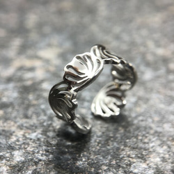 Shell Flower Ring S Silver"シェルモチーフが指を柔らく包み込むリング” 2枚目の画像