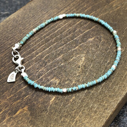Turquoise Beads Bracelet "繊細なターコイズビーズのブレスレット" 2枚目の画像