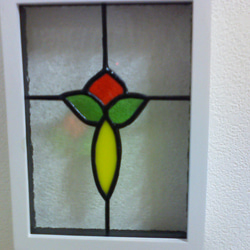 ステンドグラスの壁掛け ゆりの花・O タペストリー・壁掛け スズラン