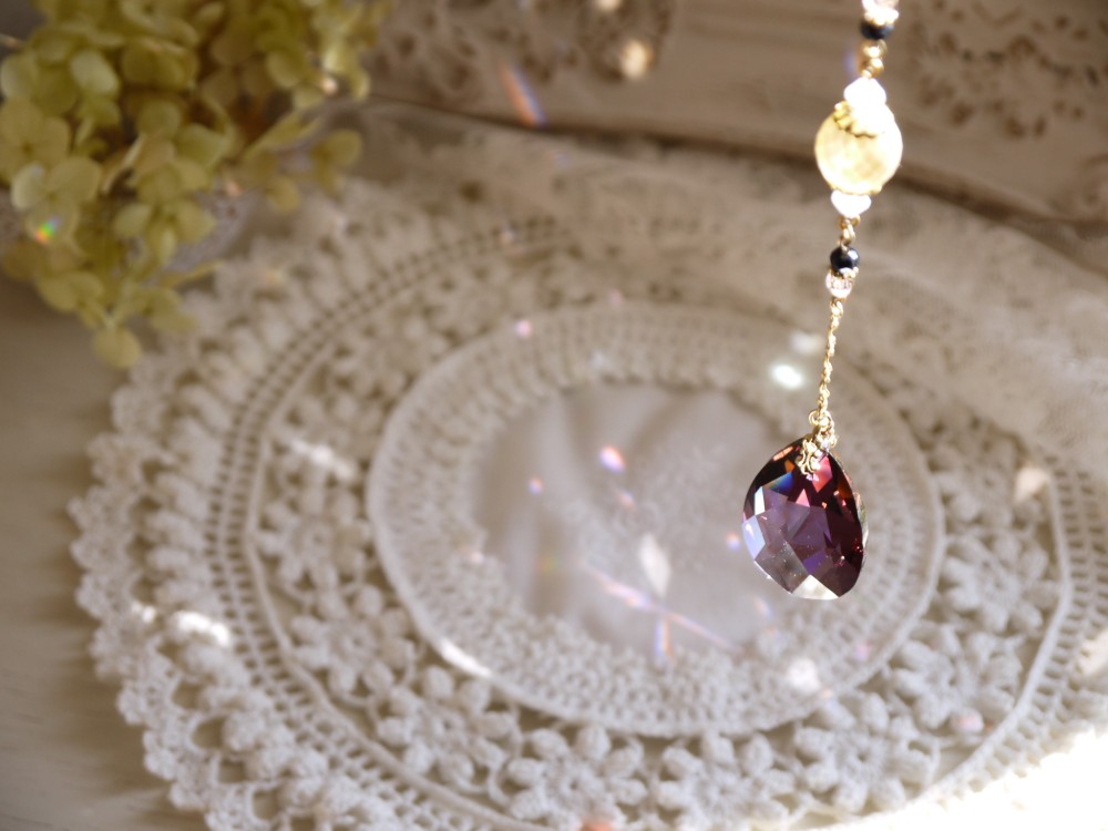 【サンキャッチャー】ペアシェイプ#8721/ドロップ型38mm(クリスタルライラック)