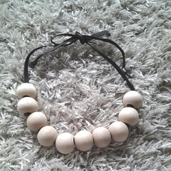 Wood Ball Necklace (木玉のネックレス) 1枚目の画像