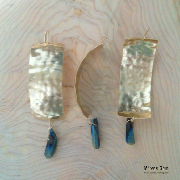 Big hammered brass earring 3枚目の画像