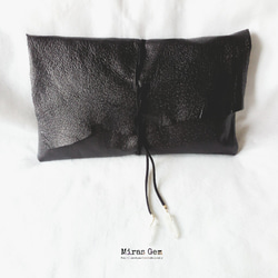 Black leather and quartz small envelope clutch bag 1枚目の画像