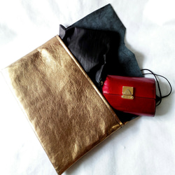 Gold leather and agate small envelope clutch bag 5枚目の画像