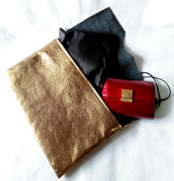 Gold leather and agate small envelope clutch bag 5枚目の画像