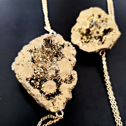 Golden druzy agate necklace 2枚目の画像