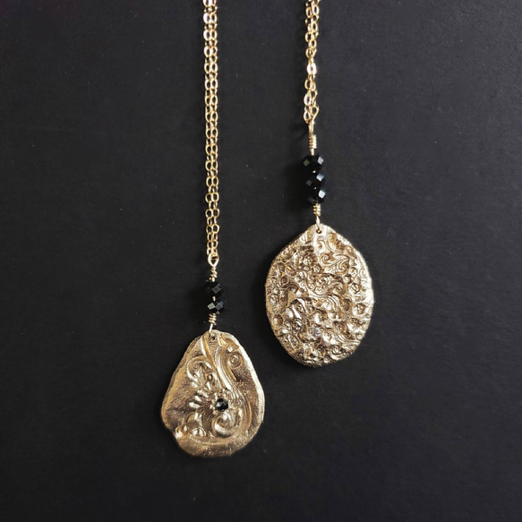 ​​Asymmetric textured black diamond statement necklace 6枚目の画像