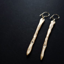 Minimal tears earrings 2枚目の画像