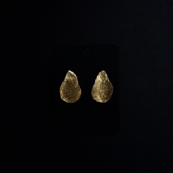 brass shell studs earrings 2枚目の画像