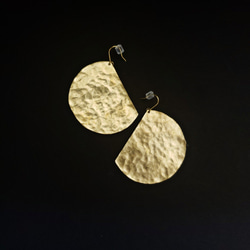 brass moon circle earrings 1枚目の画像