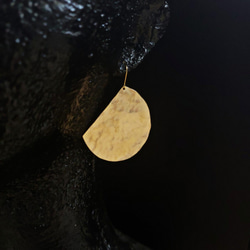 brass moon circle earrings 3枚目の画像