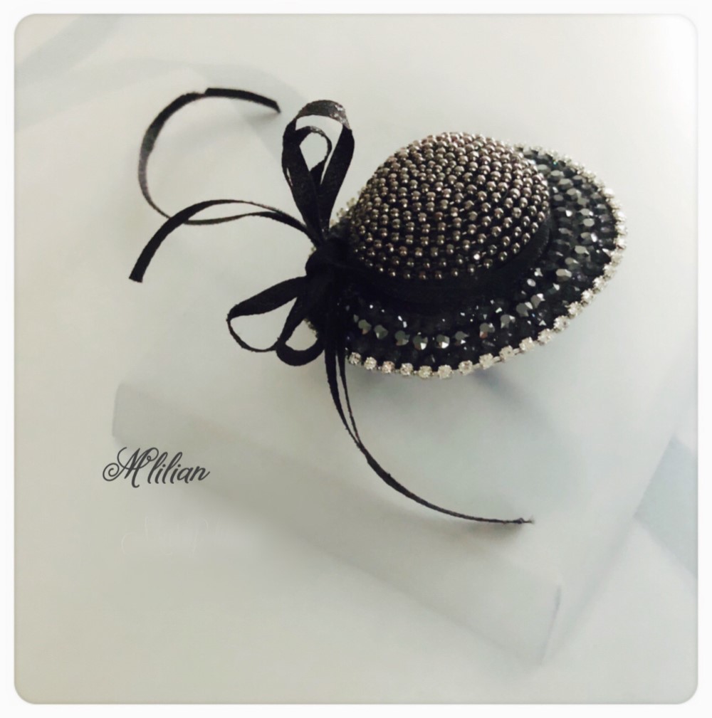 帽子 ブローチ　　グルーデコ