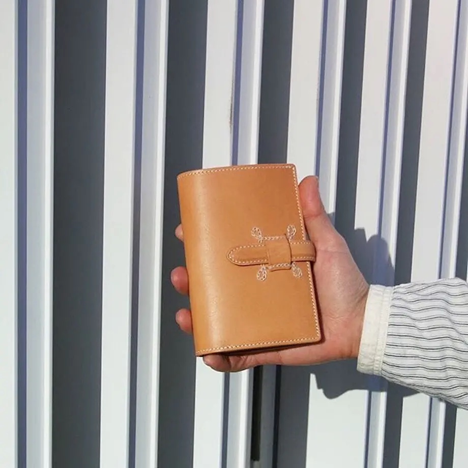 財布／ミドルウォレット（ストラップタイプ）｜ナチュラル