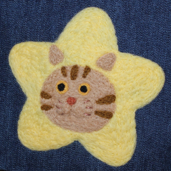 【星になりたかった羊毛茶色の虎猫ちゃんのデニム生地のランチバック】 3枚目の画像