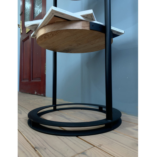 アイアン製の丸型3段シェルフ コンパクト カフェ風 industrial風 店舗