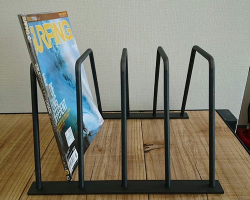 絵本棚　ブックシェルフ　アイアン Amazon.co.jp: 本棚 収納棚 絵本棚 アイアン本棚 ハウス型本棚 3