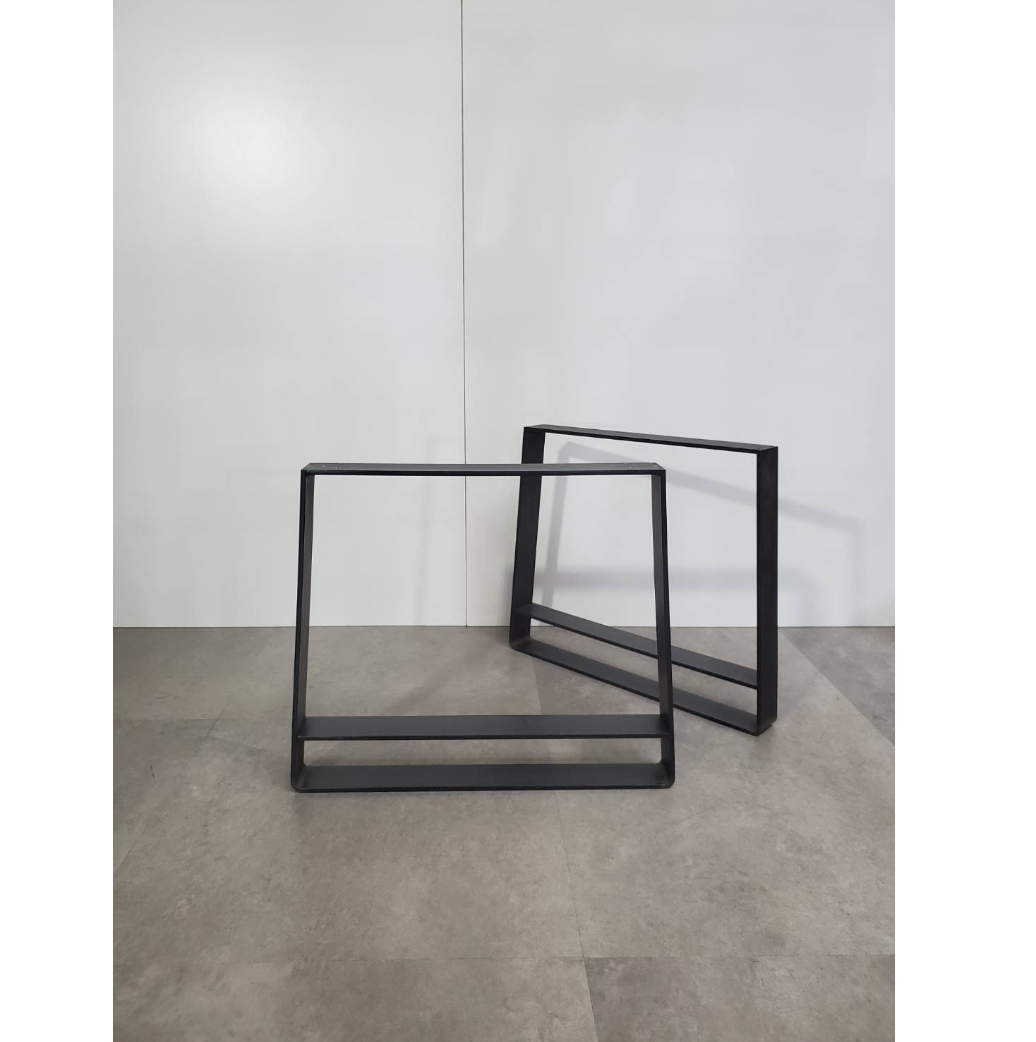 ローテーブル鉄脚　お洒落　アイアン製　インテリア　オリジナル　カフェ　美容室