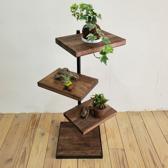 ３６０度回転ラック　３段　アイアン家具　カフェ風　漢前　植物棚 360度回転ラック 3段 アイアン家具 カフェ風 漢前 植物棚