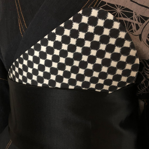 レトロな帯枕・帯板・仮紐・収納バッグセット　銘仙　生成黒　ドット風市松模様 5枚目の画像