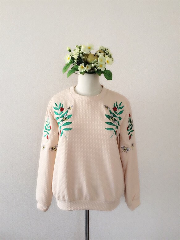 BUGS & BEES SWEATER 1枚目の画像