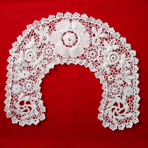 アンティーク アイリッシュクロシェレース 三層アップリケ 小花マーガレット付け襟 英国アンティーク、アイリッシュクロッシェレース、小さなレース