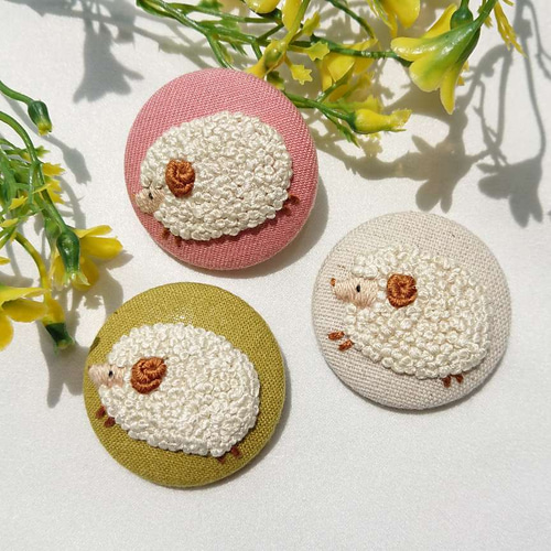 くるみボタン刺繍ブローチ　専用 くるみボタンのブローチの紹介 – MiSuZuYa