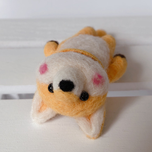 ぐで〜んキタキツネ 羊毛フェルト 羊毛フェルト mofucoro 通販