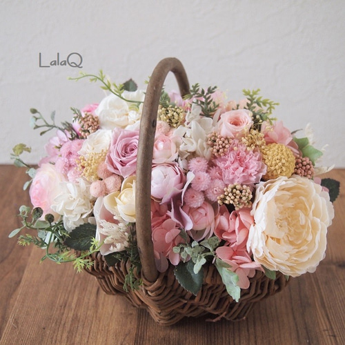 バスケットのフラワーアレンジメント /プリザーブドフラワー ＊両親