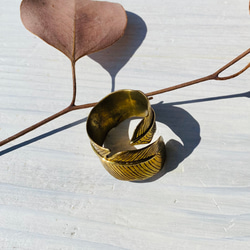 羽根の指輪 (brass) size22号 3枚目の画像