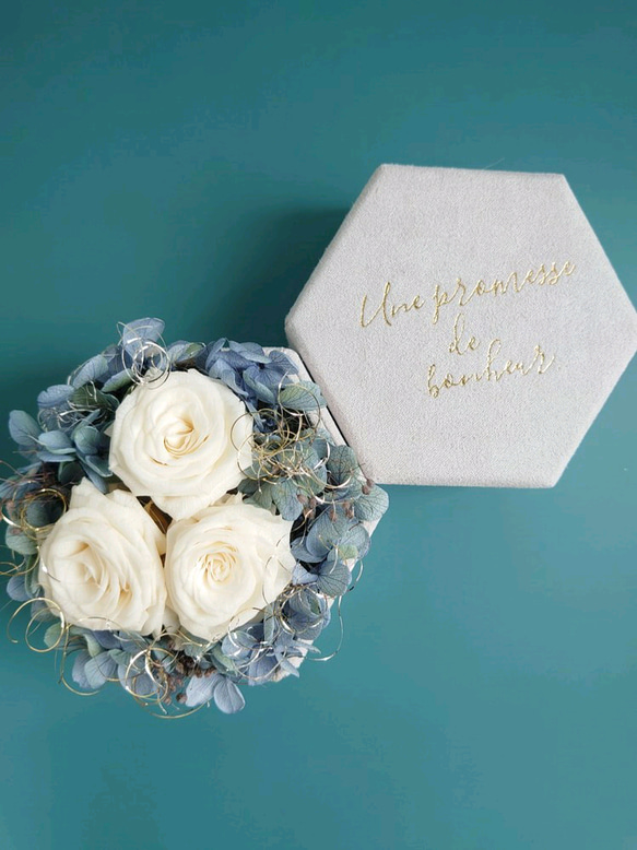 miniバラと紫陽花のアンティークアレンジ【Box arrangement】ペールブルー 3枚目の画像