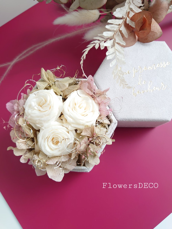 miniバラと紫陽花のアンティークアレンジ【Box arrangement】ペールブルー 6枚目の画像