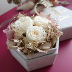 miniバラと紫陽花のアンティークアレンジ【Box arrangement】ペールピンク 2枚目の画像