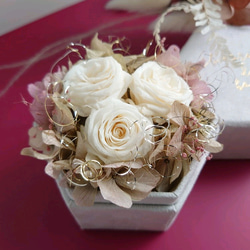 miniバラと紫陽花のアンティークアレンジ【Box arrangement】ペールピンク 4枚目の画像