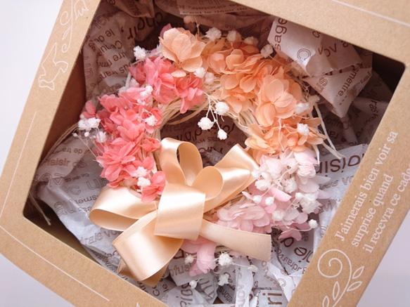 紫陽花ふわり【wreath　M】アジサイ&かすみ草・ボックス入り 3枚目の画像