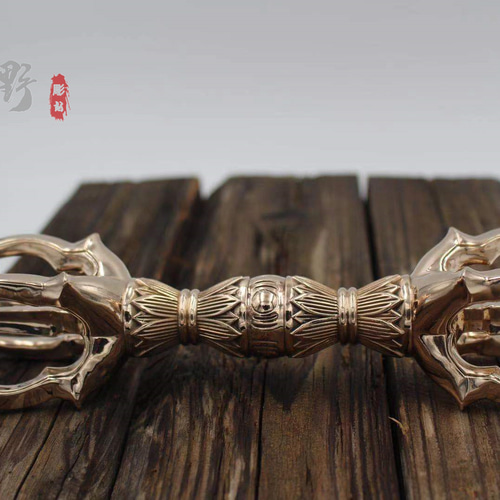 チベット仏教法器 プーバ金鋼撅 真鍮製 vajra 18cm チベット仏教法器 プーバ金鋼撅 金剛杵 真鍮製 vajra 18cm