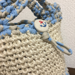 ☆NUTSCENEホワイト＆夏色スパゲッティーのミニバッグ♪　手刺繍クルミボタン 4枚目の画像