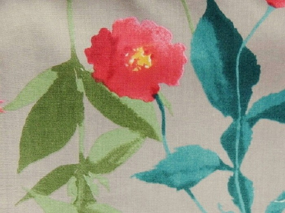 ～Seriesブラウス…赤い花～ 2枚目の画像