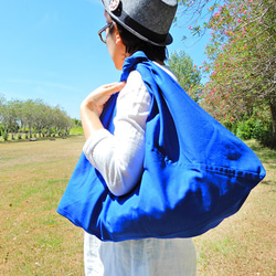 エコバッグにも。粋なコットンリネンのあずま袋【大】結んで簡単ポーチ ブルー 1枚目の画像