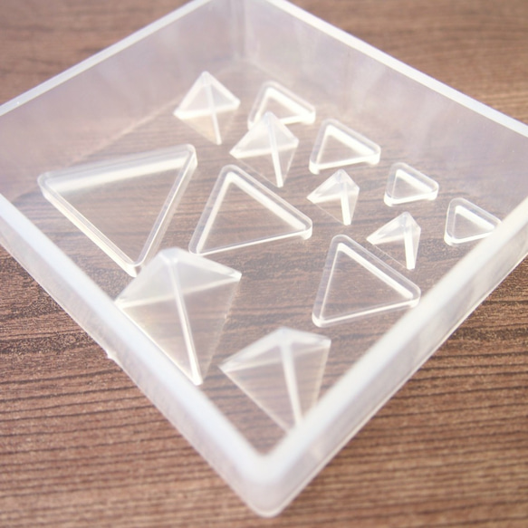 【パジコ新商品　三角錐、三角形】レジン、粘土に使えるシリコン型 2枚目の画像