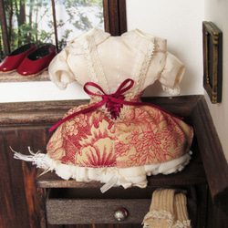人形服「赤いコルセットスカートのセット」シャム用 2枚目の画像