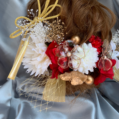 赤✖️金髪飾り 成人式 成人式前撮り 結婚式 髪飾り ヘッドピース 白 