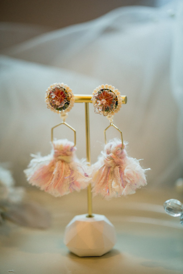 1277】レジンモチーフとタッセルのピアス