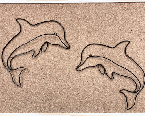 飛び跳ねるイルカ ワイヤークラフト（ばねアート）☆ 虫ピン2本