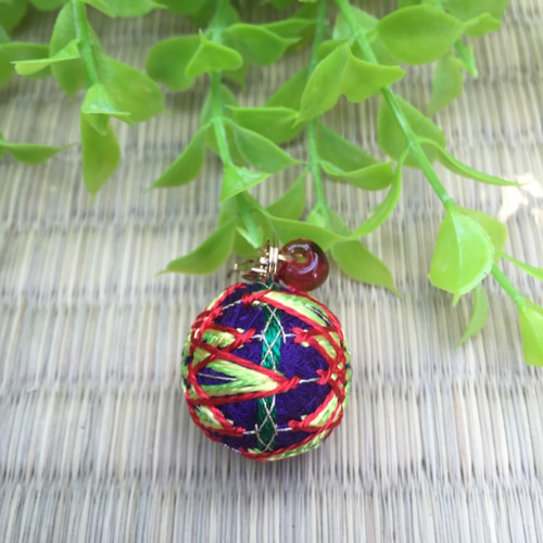 乱菊” ミニてまりストラップ / 紫 / 伝統工芸品 携帯ストラップ 毬玉