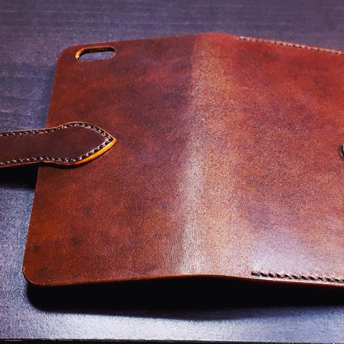 革の宝石「ルガトー」i総手縫 Phone各種plus・Max用ケース